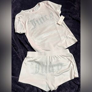 BNWT juicy couture sz M velour pajama set in blush pink!